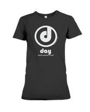Family Famous Day Circle Vibe Ladies Tee